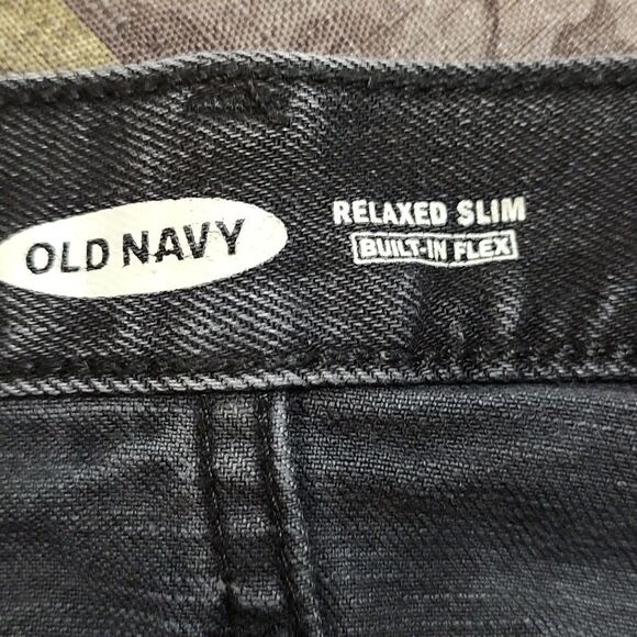 Old Navy Relaxed Slim Built-In Flex Distressed Jeans - Picture 10 of 11